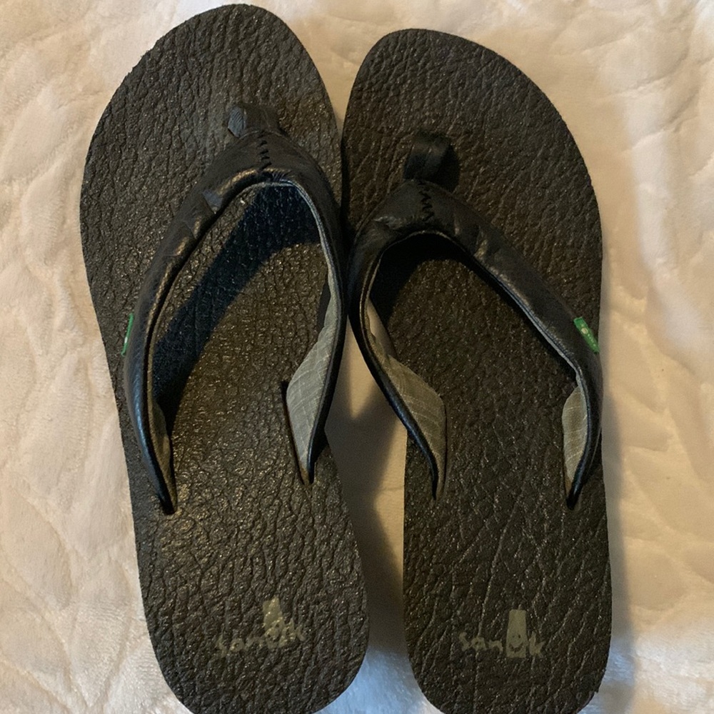 Sanuk wedge flip flops. Great condition